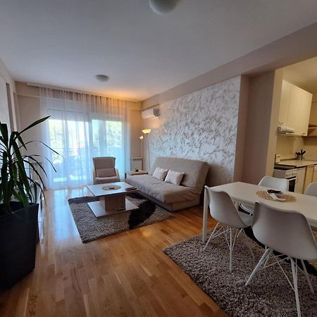 San Apartment Cacak Exterior photo