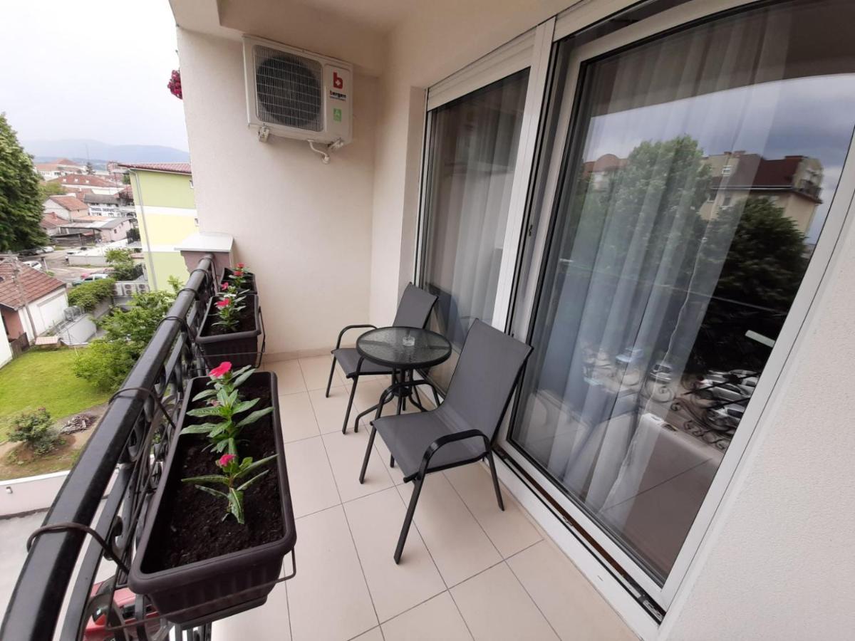 San Apartment Cacak Exterior photo